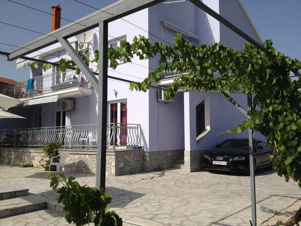 Apartments Jerine Tribalj Buitenkant foto